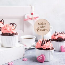 Meille tulee vauva-puinen kakkukyltti