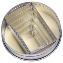 Muottisarja säilytysrasiassa