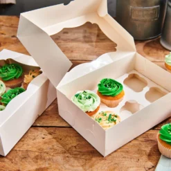 Leivos- ja kakkulaatikot